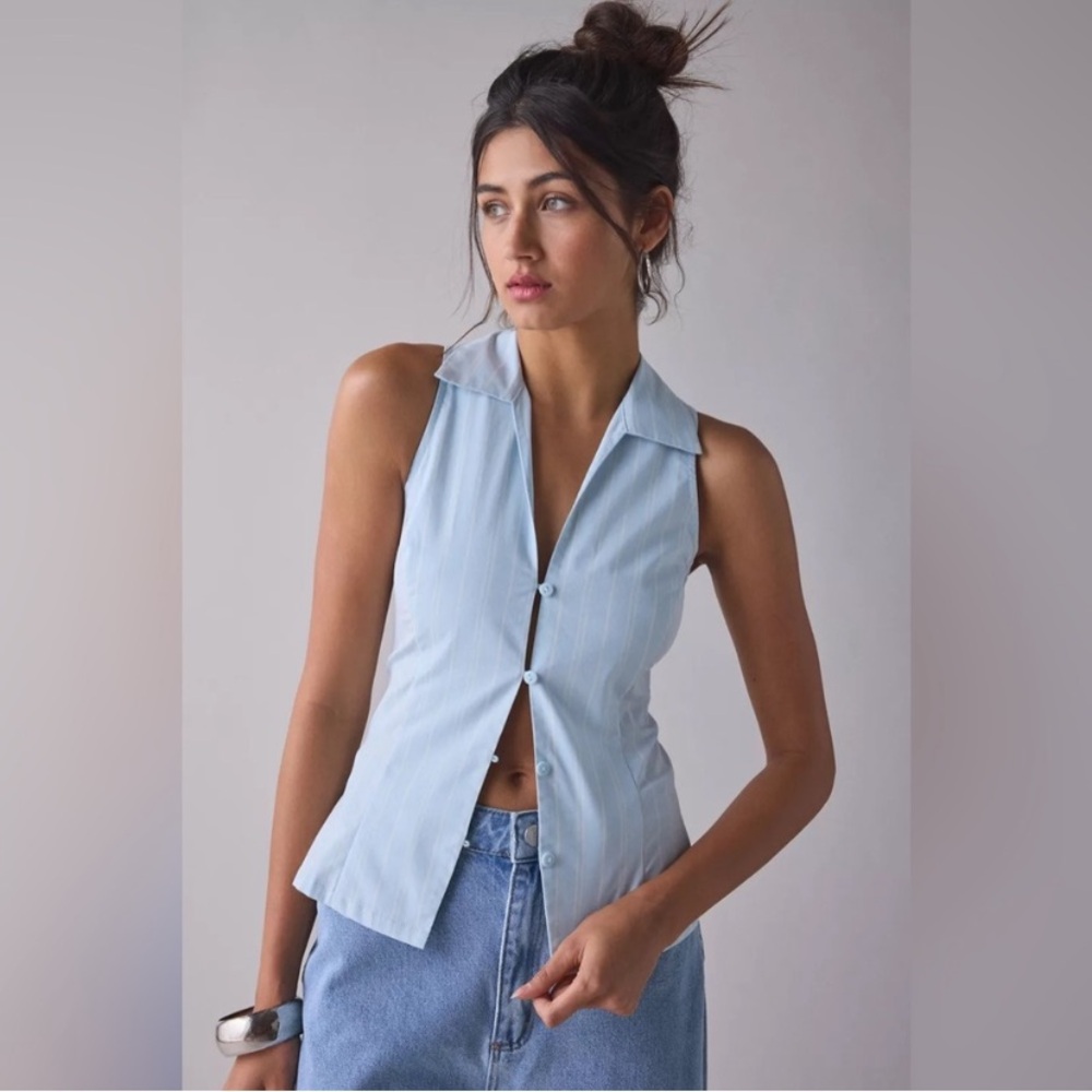 Urban Outfitters Light Blue Pinstripe Sleeveless Button Front Blouse